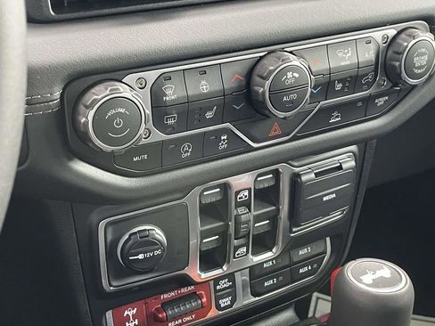 New 2026 Jeep Wrangler Unlimited Rubicon AWD/4WD image 37