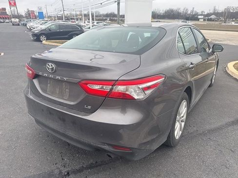 Used 2018 Toyota Camry LE image 7
