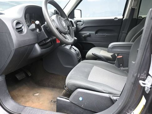 Used 2015 Jeep Patriot Sport FWD image 15