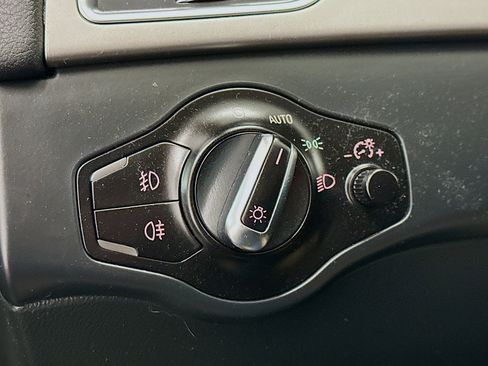 Used 2013 Audi A4 2.0T Premium w/ Convenience Pkg image 17