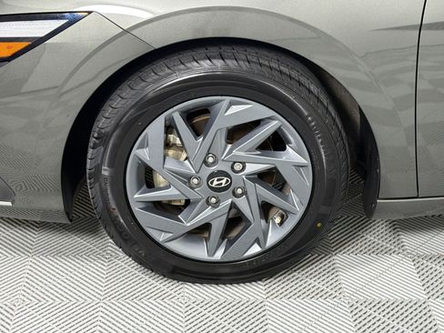 Used 2024 Hyundai Elantra SEL FWD image 13