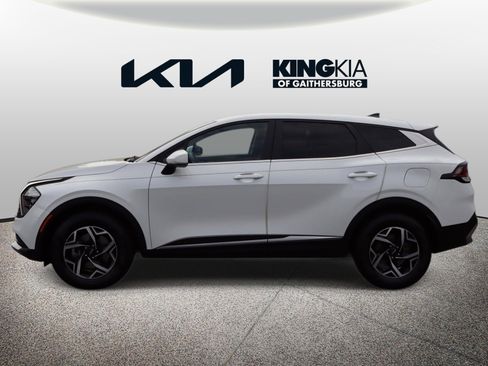 Used 2023 Kia Sportage LX AWD/4WD image 6