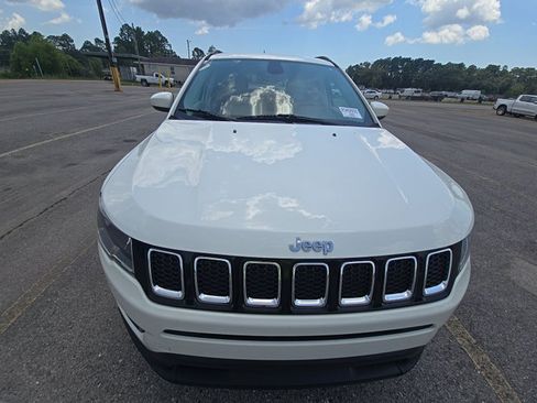 Used 2018 Jeep Compass Latitude w/ Popular Equipment Group FWD image 2