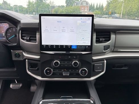 Used 2023 Ford Expedition XLT AWD/4WD image 18