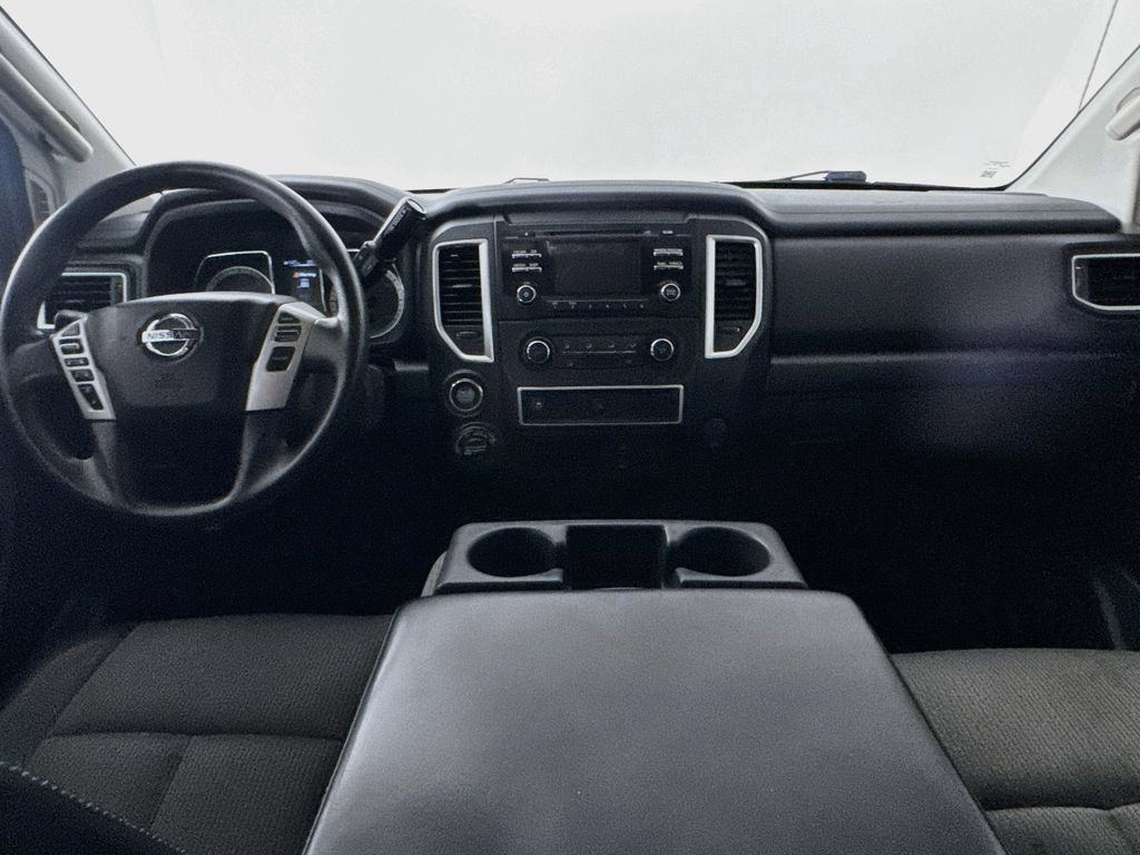Used 2017 Nissan Titan S AWD/4WD image 13