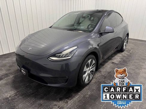 Used 2021 Tesla Model Y Long Range image 1