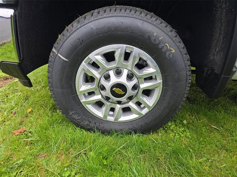 New 2026 Chevrolet Silverado 2500 LT image 9