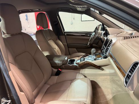 Used 2012 Porsche Cayenne S AWD/4WD image 25