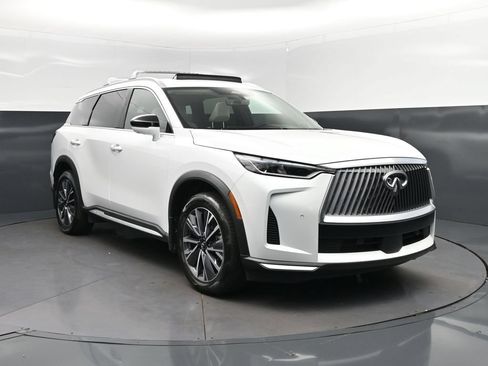 Certified 2026 INFINITI QX60 Luxe w/ Cargo Package FWD image 9
