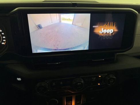 Used 2024 Jeep Wrangler Sport S image 8