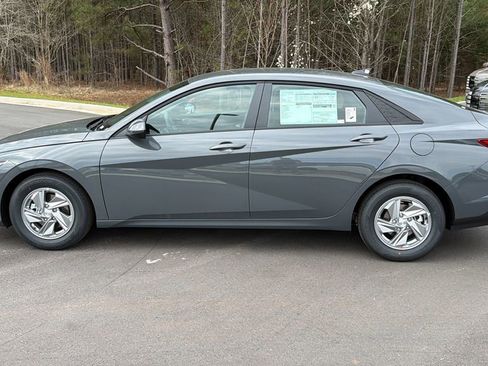 New 2026 Hyundai Elantra SE image 8
