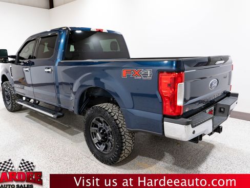 Used 2018 Ford F250 XLT w/ XLT Premium Package image 3