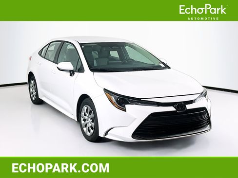 Used 2026 Toyota Corolla LE FWD image 1