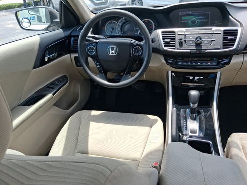 Used 2017 Honda Accord LX image 22