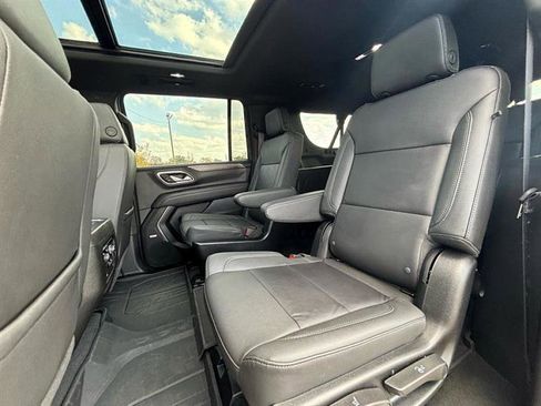 Used 2024 Chevrolet Suburban Z71 w/ Luxury Package image 36