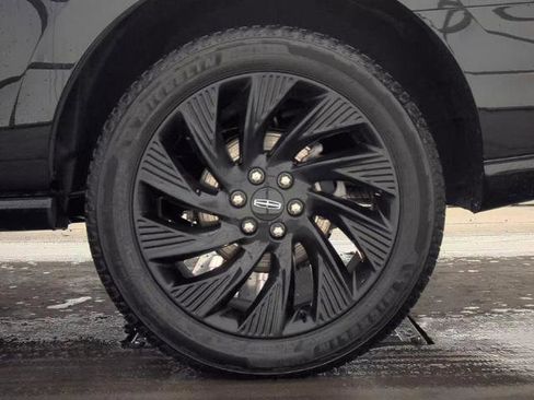 Used 2025 Lincoln Navigator Reserve w/ Jet Appearance Package image 11