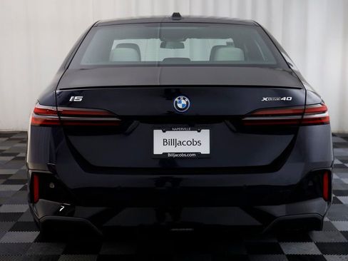 New 2026 BMW i5 eDrive40 w/ M Sport Package image 16