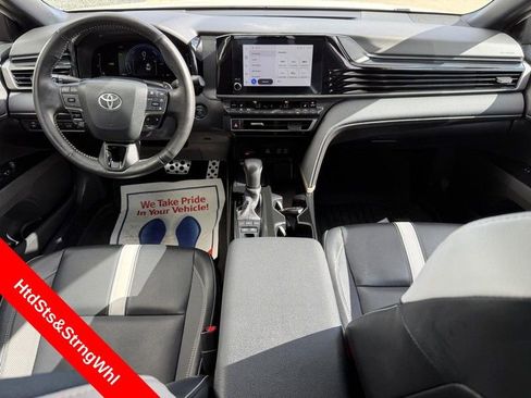 Used 2025 Toyota Camry SE w/ Convenience Package FWD image 13