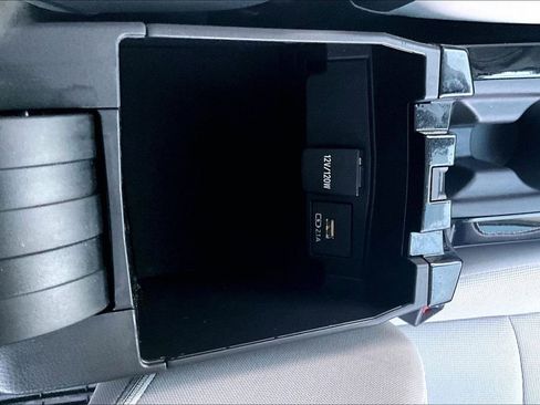 Used 2020 Toyota Corolla LE image 15