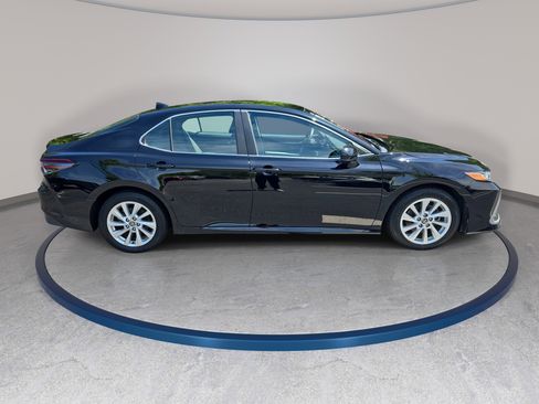 Used 2023 Toyota Camry LE FWD image 4