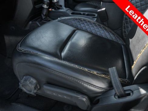 Used 2022 Jeep Gladiator Overland image 13