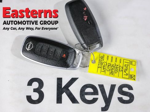 Used 2023 Nissan Rogue SL AWD/4WD image 27