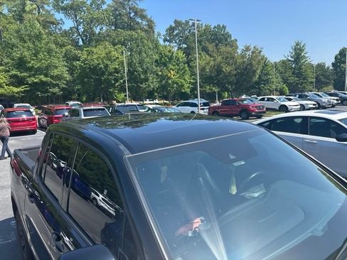 Used 2025 Honda Ridgeline Black Edition image 6