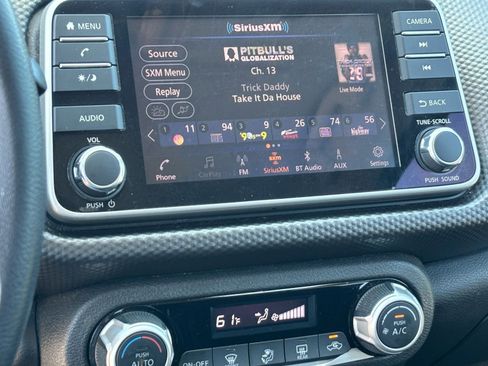 Used 2018 Nissan Kicks SV FWD image 24
