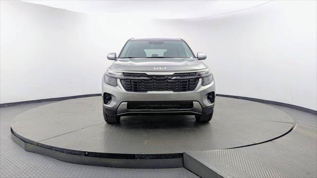 Used 2025 Kia Seltos S FWD image 12