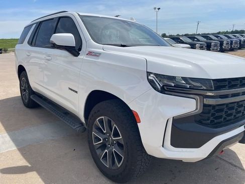 Used 2022 Chevrolet Tahoe Z71 w/ Luxury Package AWD/4WD image 7