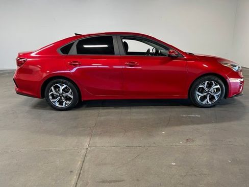 Used 2021 Kia Forte LXS FWD image 2