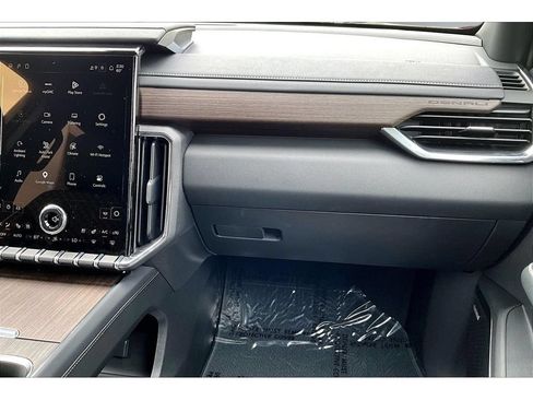 Used 2026 GMC Acadia Denali w/ Super Cruise Package AWD/4WD image 27