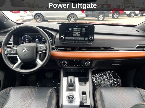 Used 2024 Mitsubishi Outlander SEL image 18