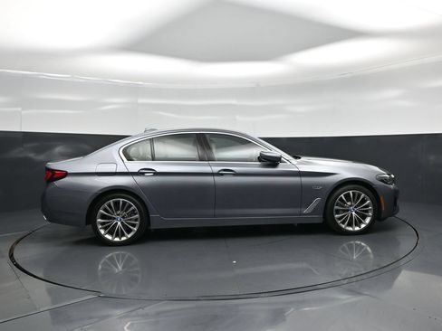 Used 2022 BMW 530e w/ Convenience Package RWD image 21