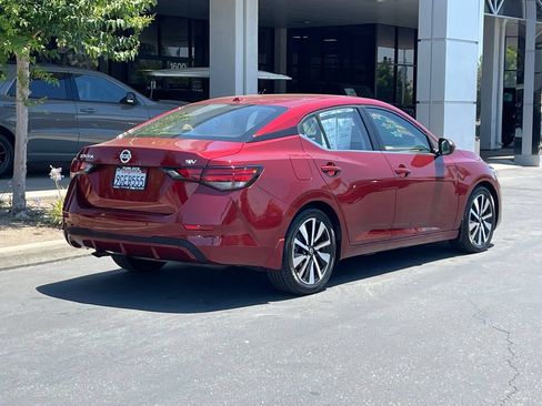 Used 2023 Nissan Sentra SV w/ SV Premium Package FWD image 2
