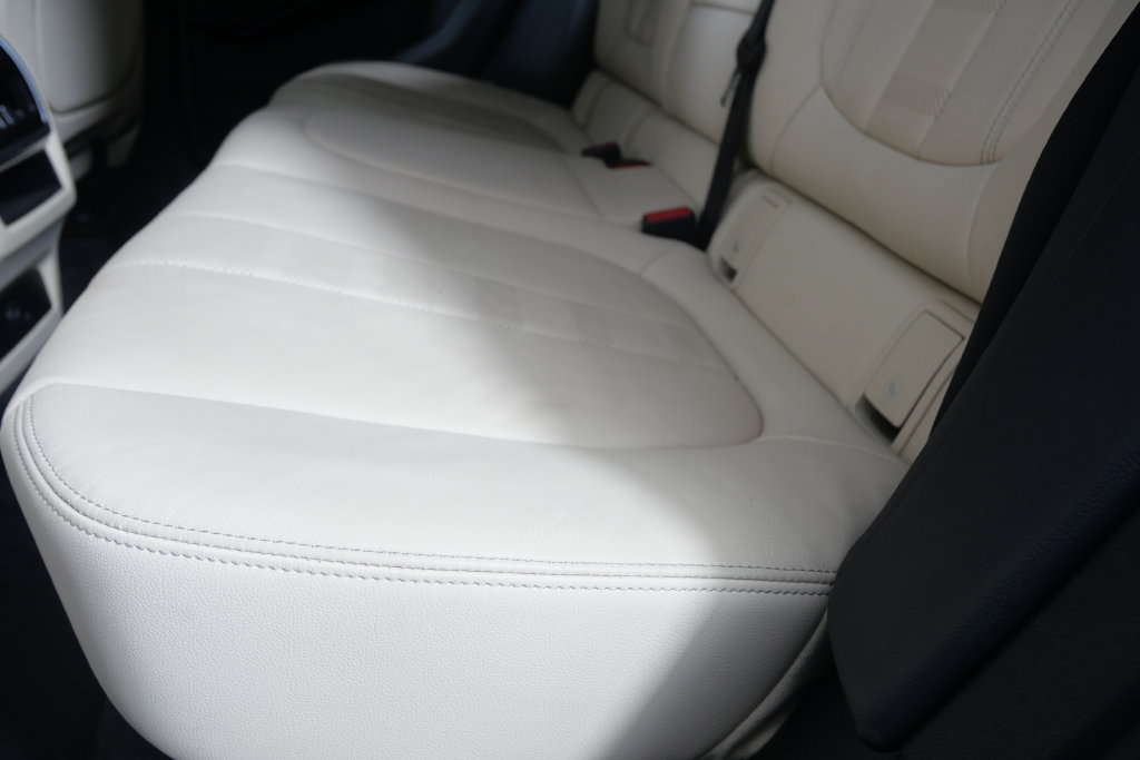 Used 2021 BMW X6 sDrive40i w/ M Sport Package RWD image 15