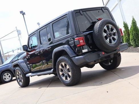 Used 2019 Jeep Wrangler Unlimited Sahara w/ Dual Top Group AWD/4WD image 6