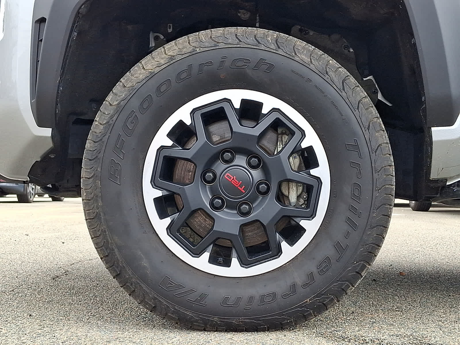 Used 2024 Toyota Tacoma TRD Off-Road AWD/4WD image 9