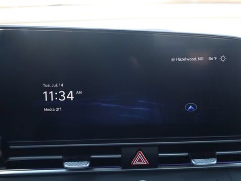 Used 2024 Hyundai Elantra SEL FWD image 16