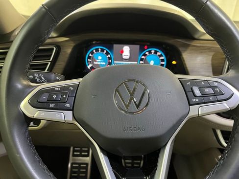 Certified 2025 Volkswagen Atlas SEL Premium R-Line image 20