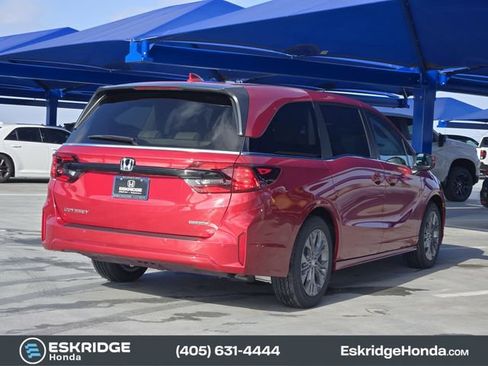 New 2026 Honda Odyssey Touring image 4