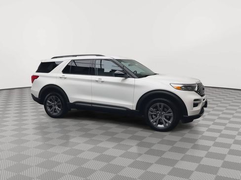 Certified 2023 Ford Explorer XLT w/ Equipment Group 202A AWD/4WD image 40
