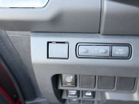 Certified 2025 Nissan Frontier SV image 21