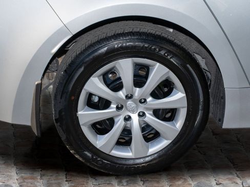 Used 2025 Toyota Corolla LE image 40