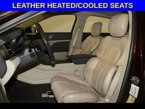 Used 2017 Lincoln Continental Select w/ Technology Package FWD image 3