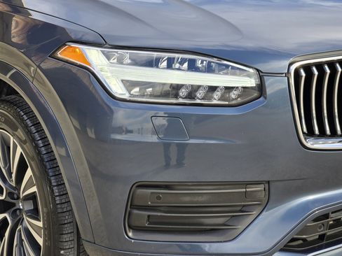 Used 2021 Volvo XC90 T6 Momentum w/ Protection Package Premier image 11