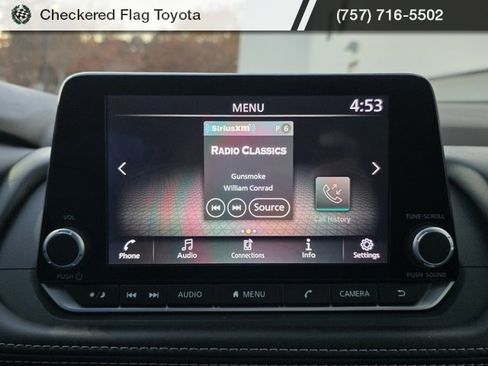 Used 2023 Nissan Rogue S image 29