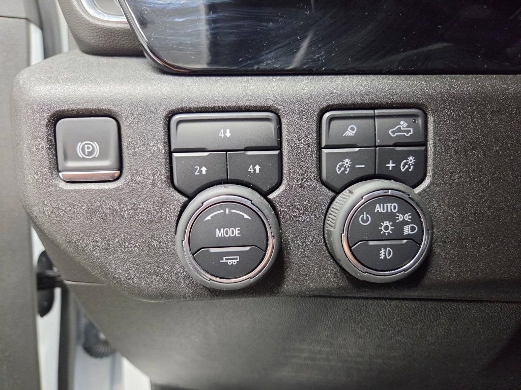 Used 2025 Chevrolet Silverado 2500 LT w/ Trail Boss Package AWD/4WD image 30