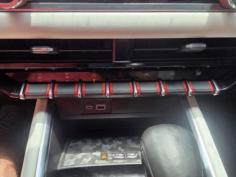 Used 2024 GMC Canyon AT4X AWD/4WD image 20