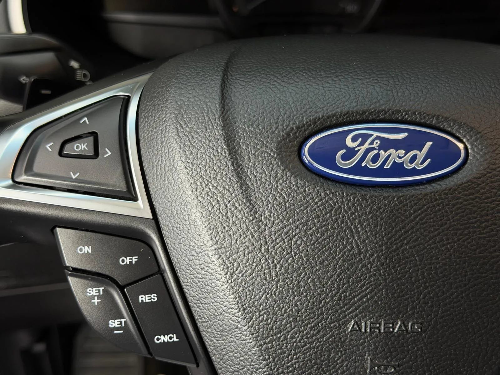 Used 2018 Ford Edge SEL w/ Equipment Group 201A AWD/4WD image 29